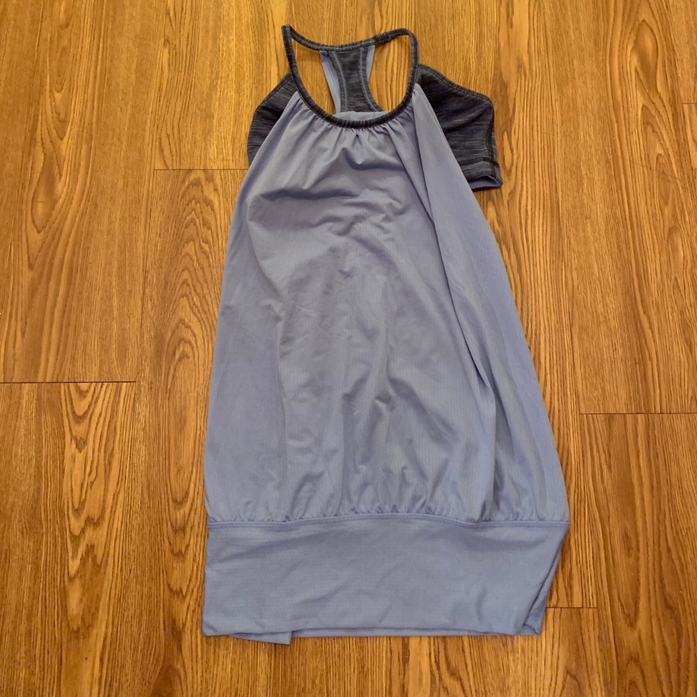 Lululemon tank top bra shirt size 4 small